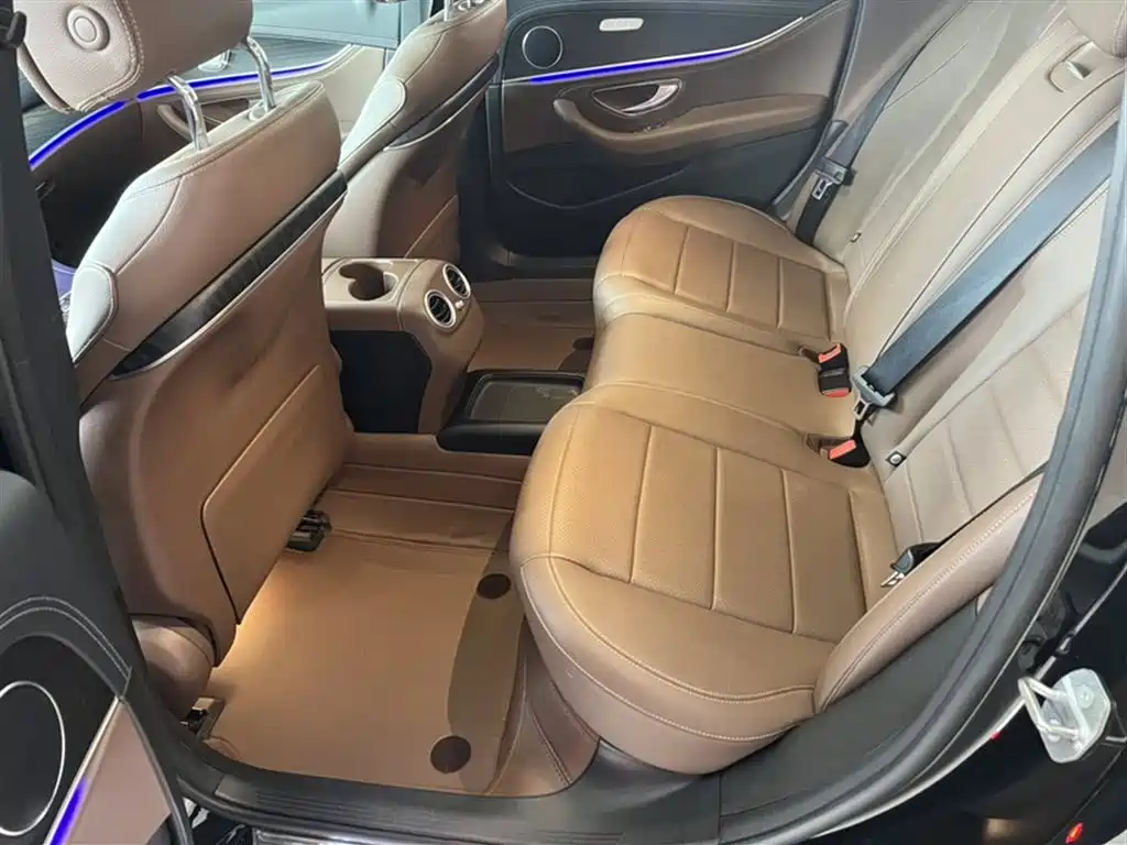 Mercedes-Benz E-Class 2020 — фото 10