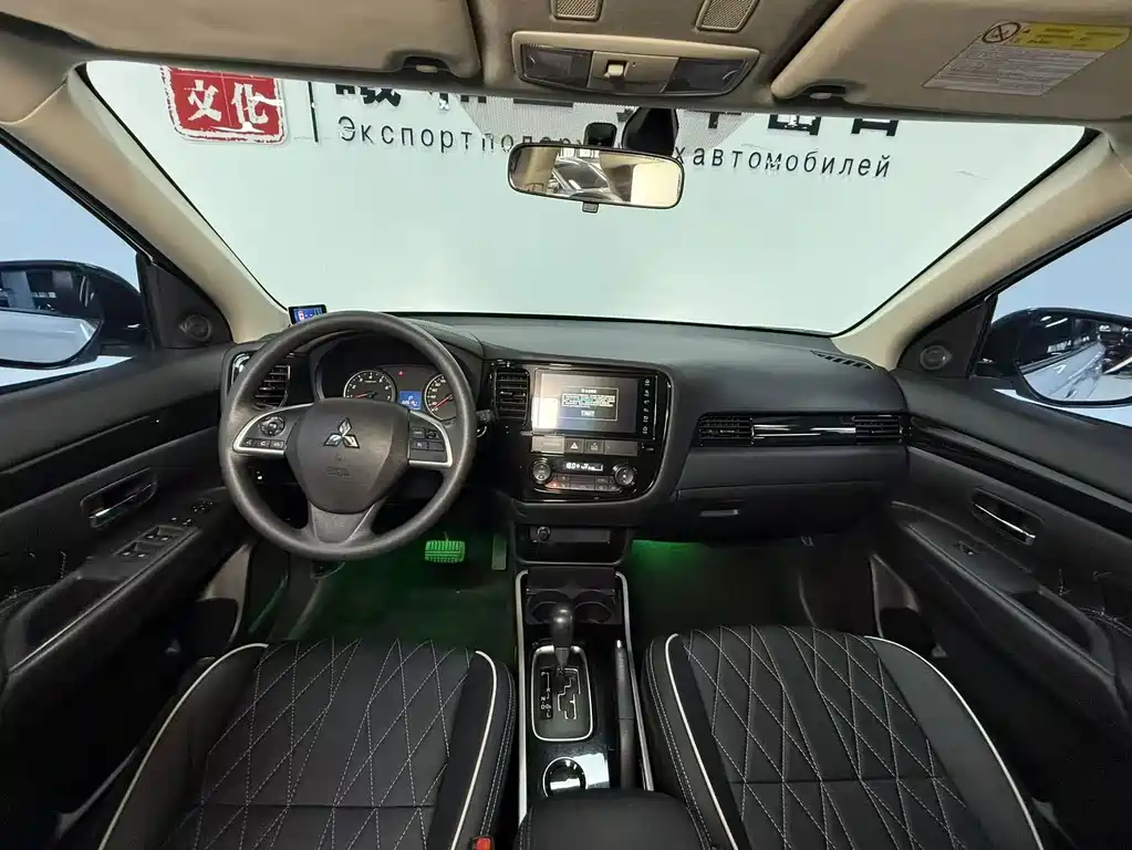 Mitsubishi Outlander 2022 — фото 10