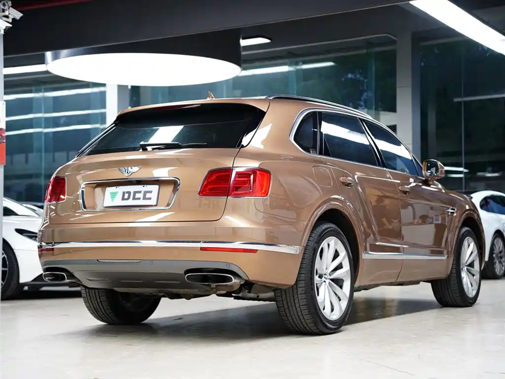 Bentley Bentayga 2017 — фото 5
