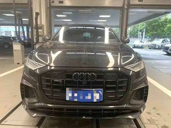 Audi Q8 2023