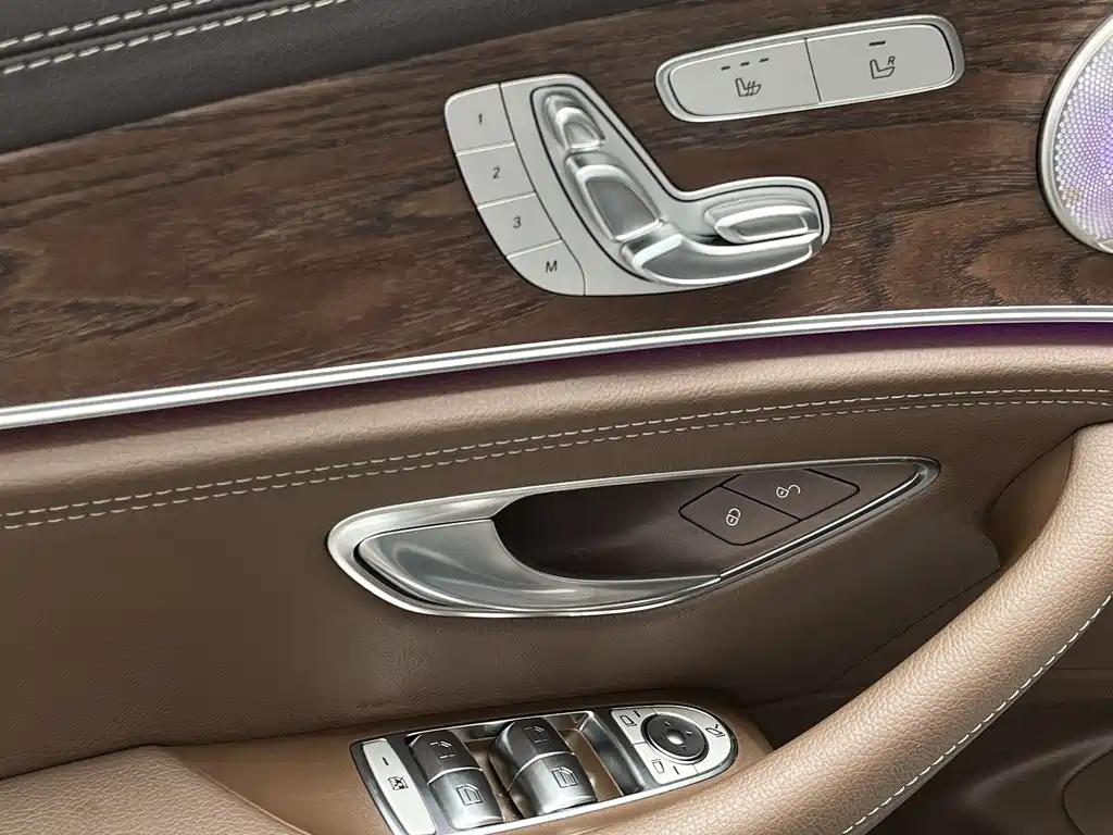 Mercedes-Benz E-Class 2023 — фото 16
