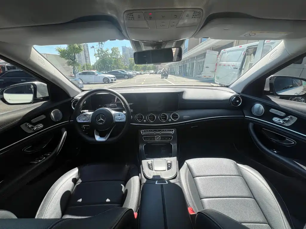 Mercedes-Benz E-Class 2020 — фото 12