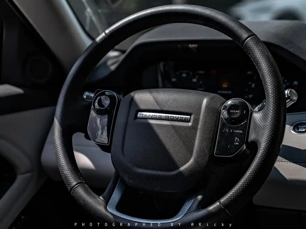Land Rover Evoque 2021 — фото 4