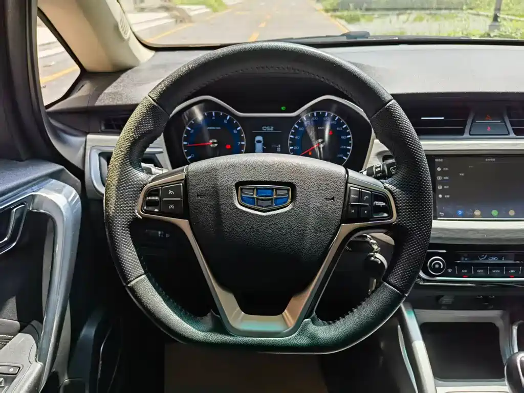 Geely Vision X3 2019 — фото 17