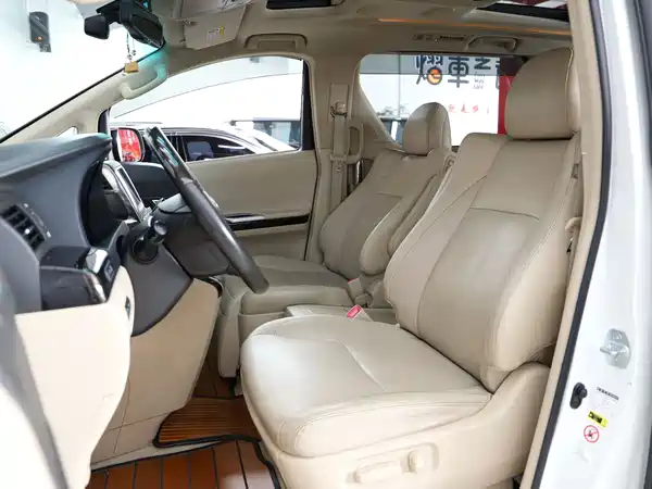 Toyota Alphard 2012
