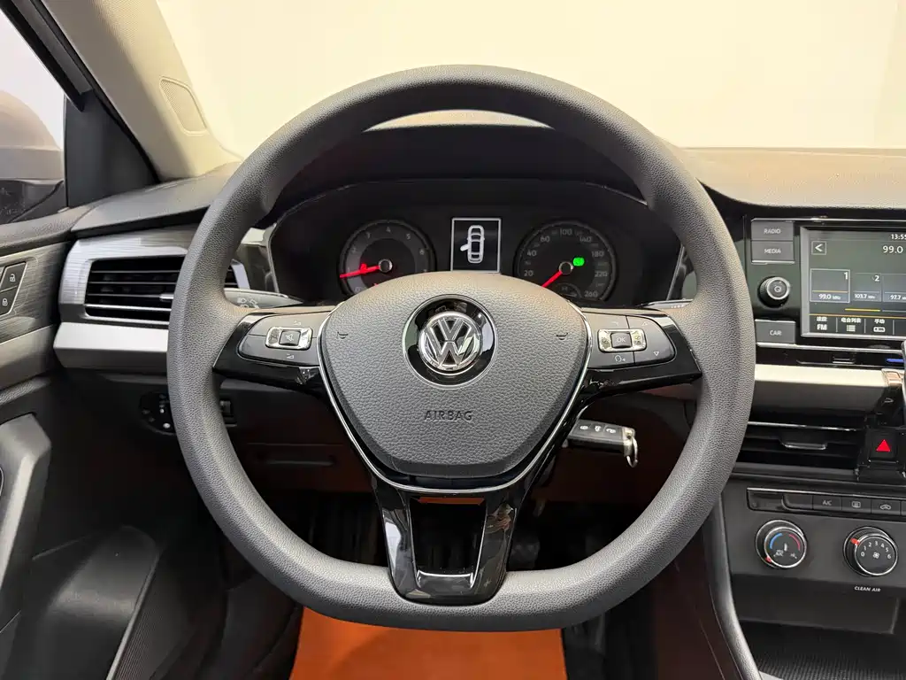 Volkswagen Lavida 2018 — фото 13