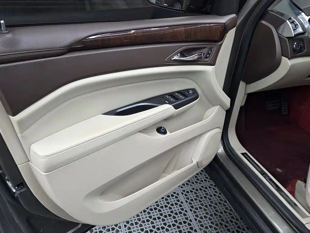 Cadillac SRX 2014 — фото 5