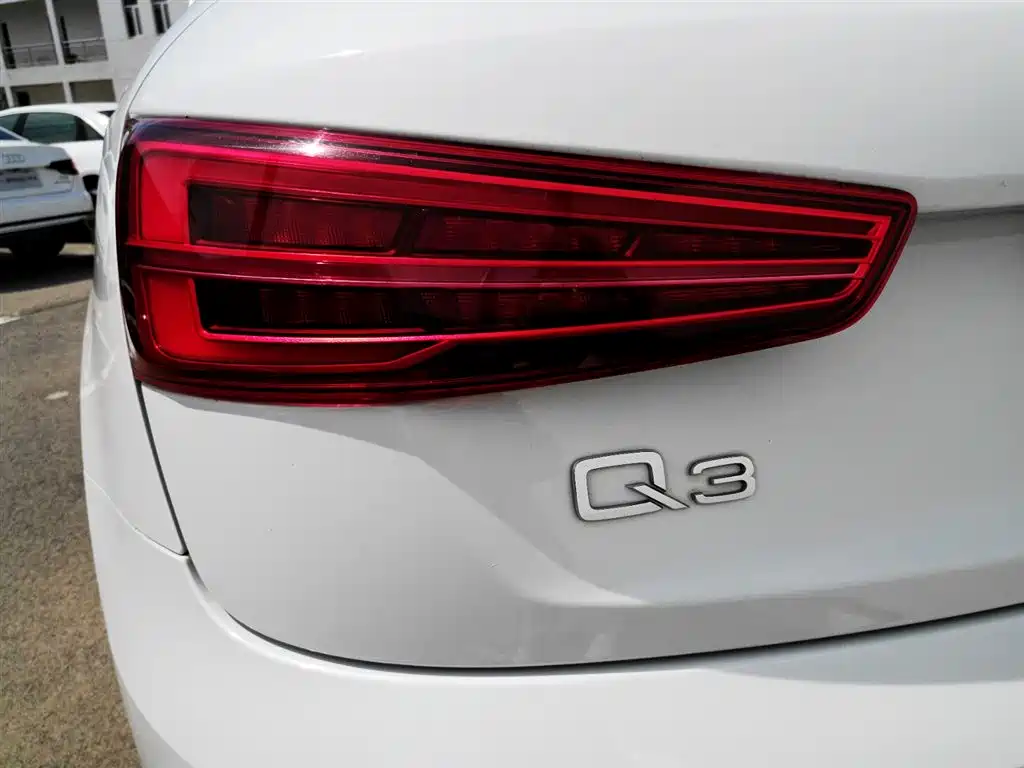 Audi Q3 2019 — фото 20