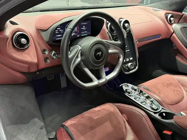 McLaren GT 2019
