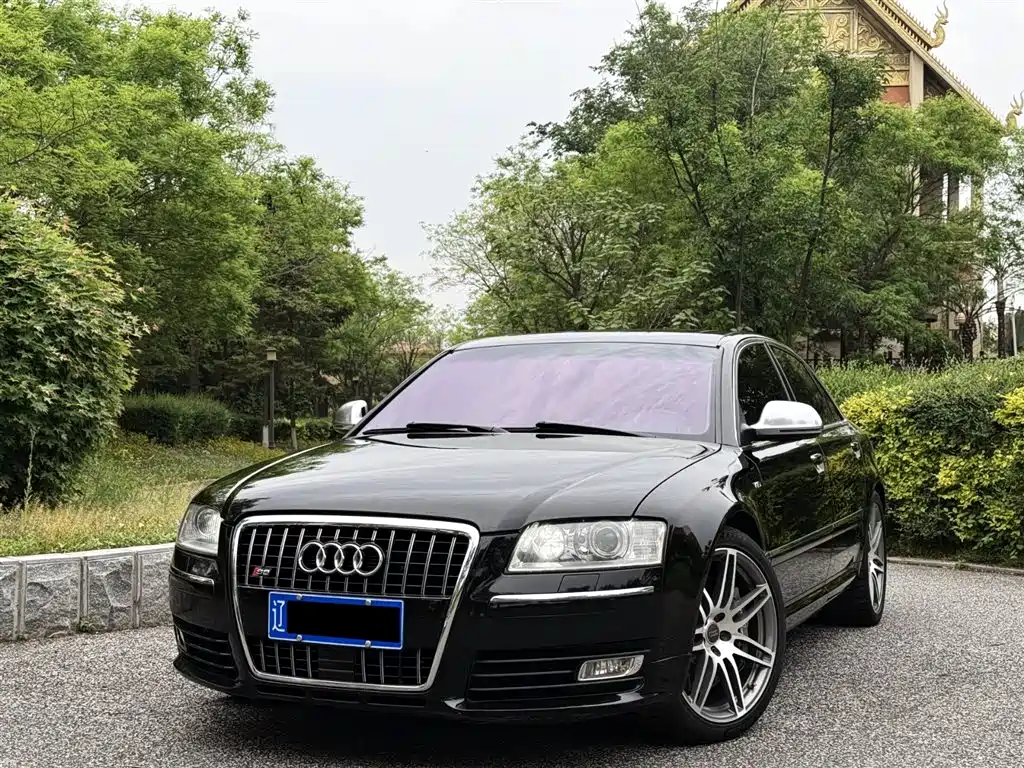 Audi S8 2010 — фото 2