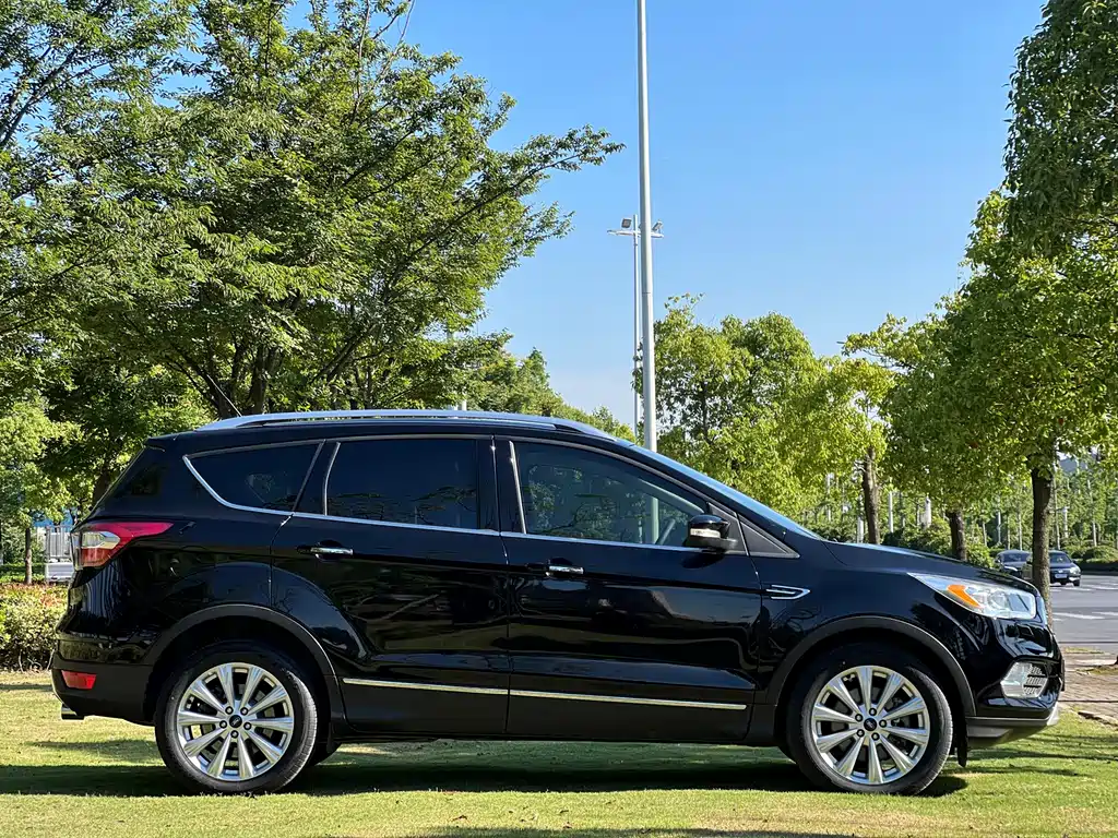 Ford Kuga 2016 — фото 24