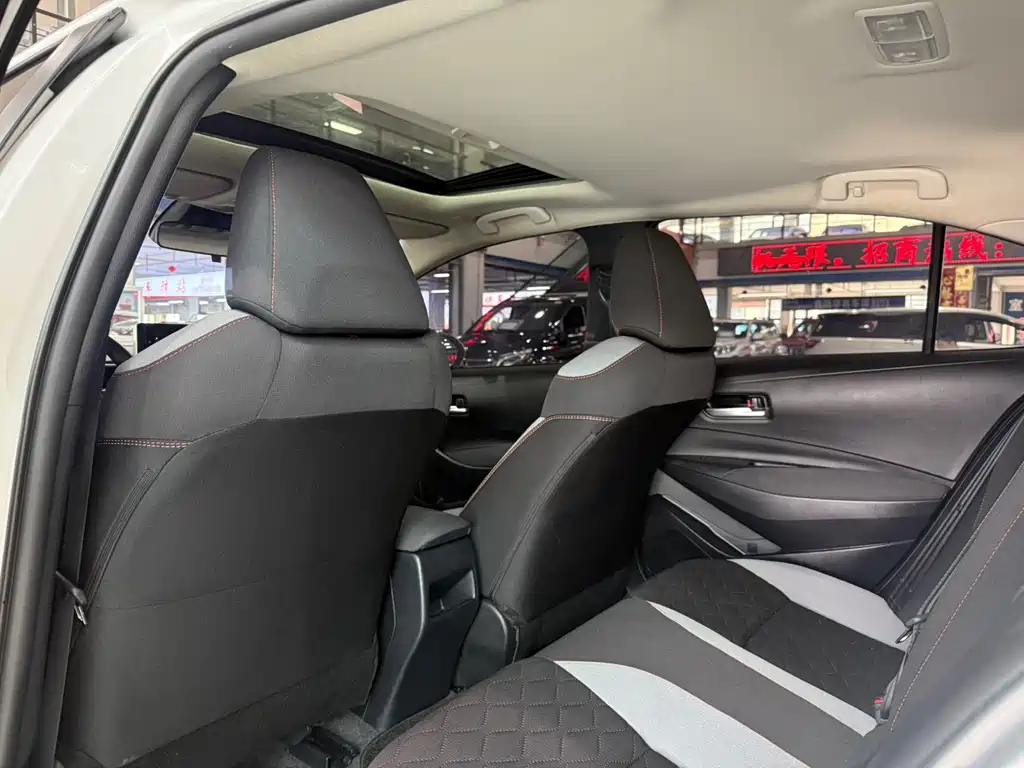 Toyota Corolla 2023 — фото 10