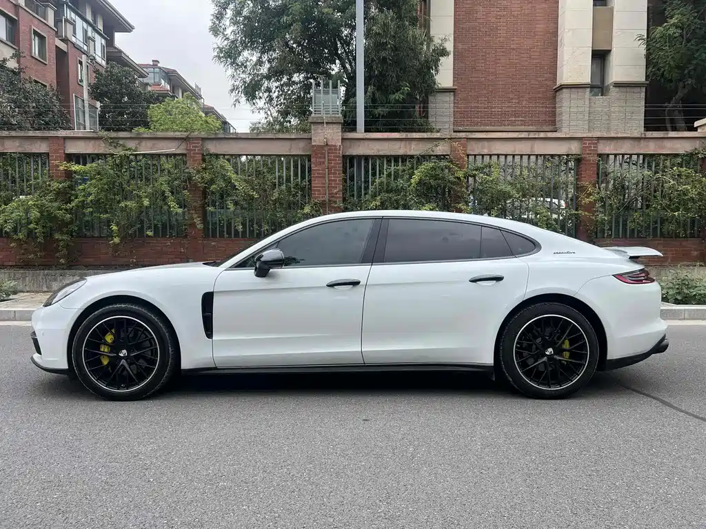 Porsche Panamera 2019 — фото 10
