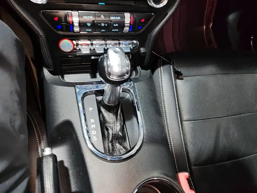 Ford Mustang 2018 — фото 13