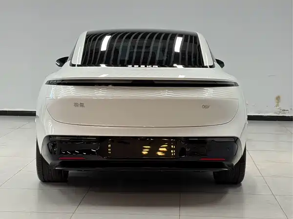Zeekr 007 2025