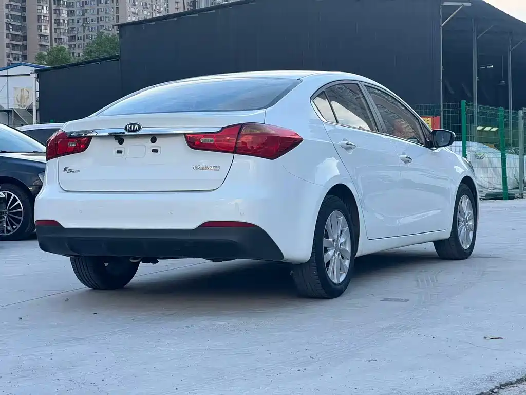 Kia K3 2015 — фото 10
