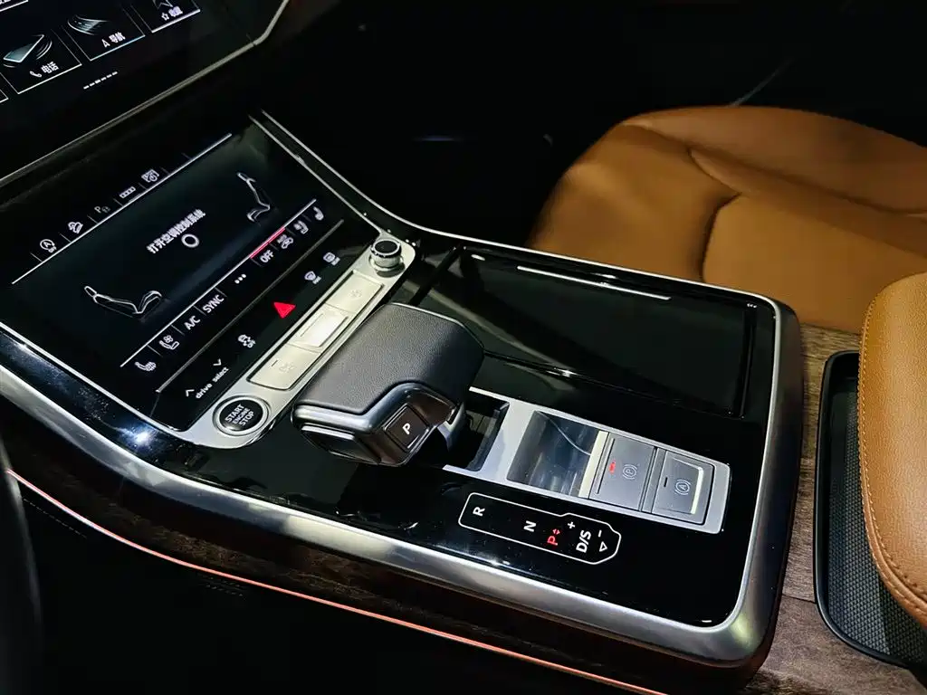 Audi Q7 2023 — фото 11