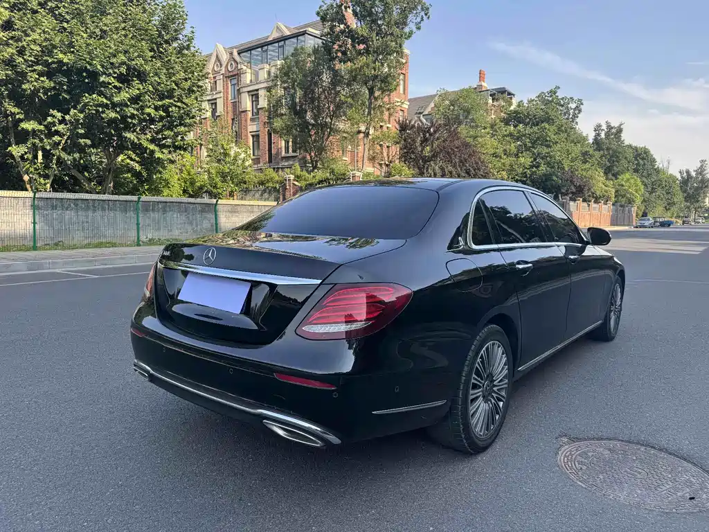 Mercedes-Benz E-Class 2020 — фото 12