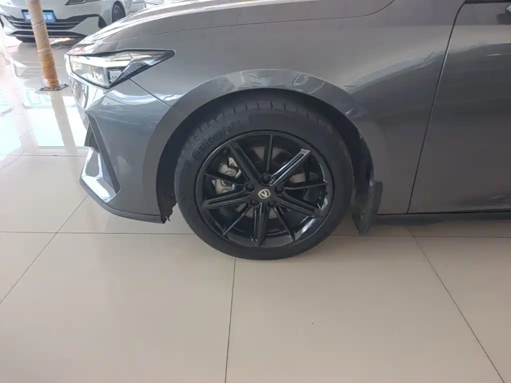 Changan UNI-V Smart Electric Idd 2023 — фото 23