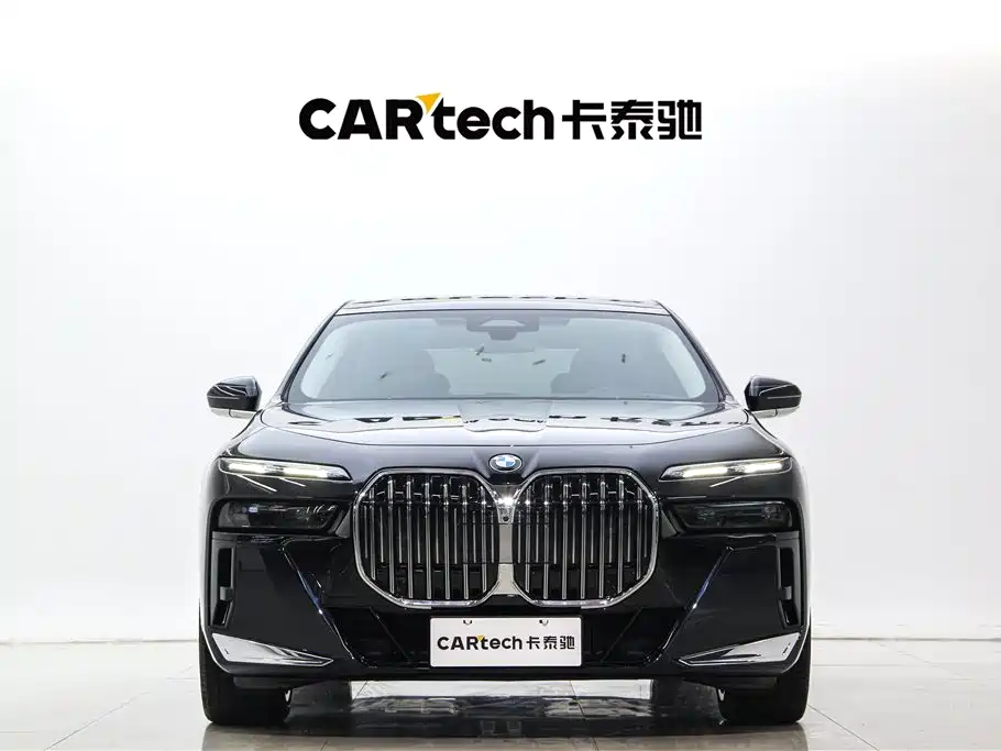 BMW 7 Series 2025 — фото 2