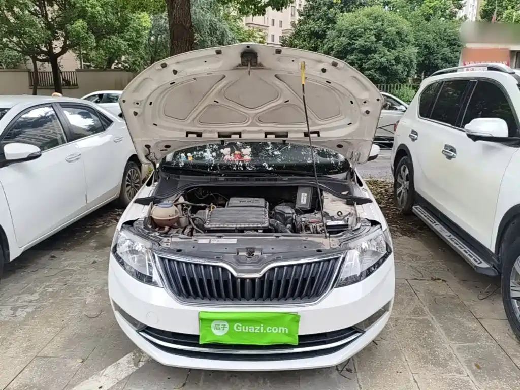 Skoda Rapid Spaceback 2018 — фото 20
