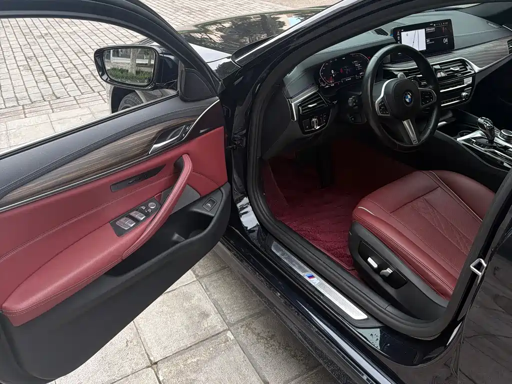 BMW 5 Series 2022 — фото 14