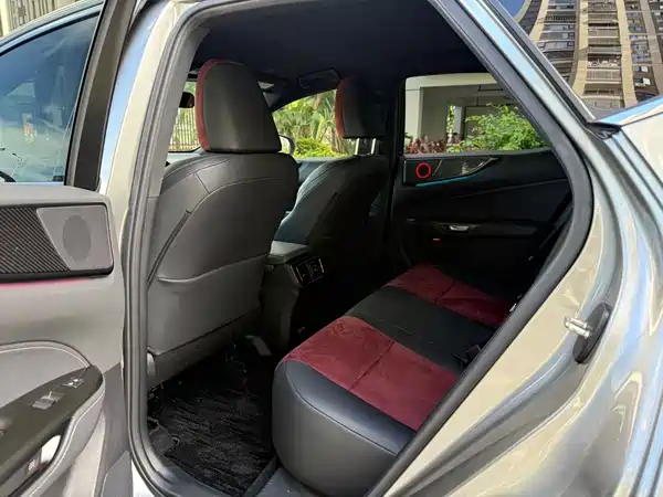 Lexus NX 2024