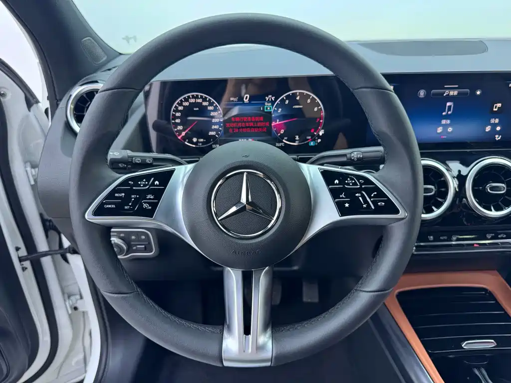Mercedes-Benz GLA 2025 — фото 11