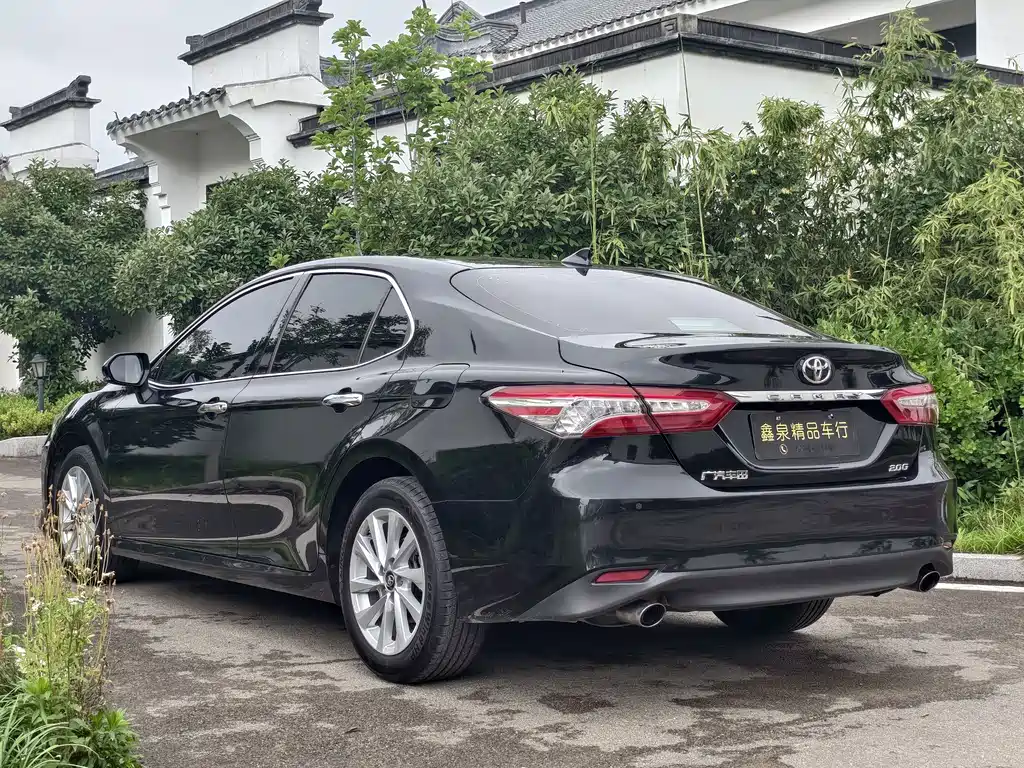Toyota Camry 2023 — фото 14