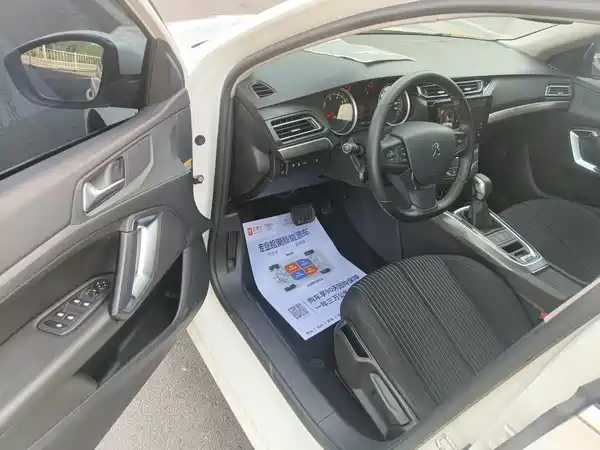 Peugeot 408 2016