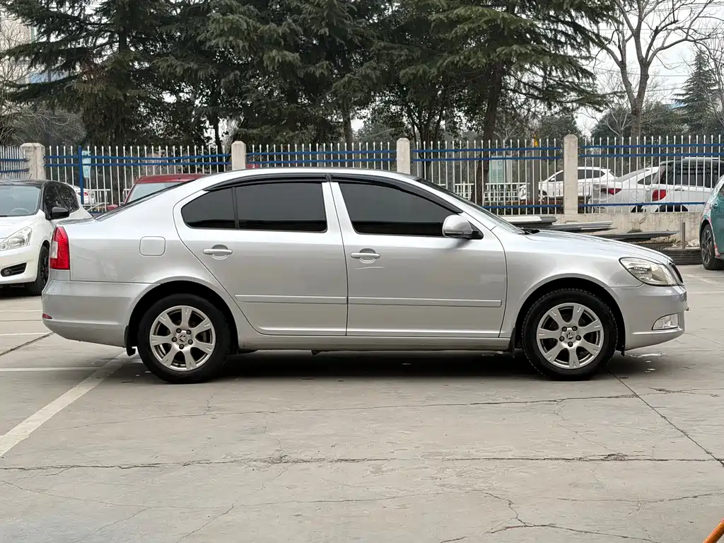 Skoda Octavia 2014 — фото 17