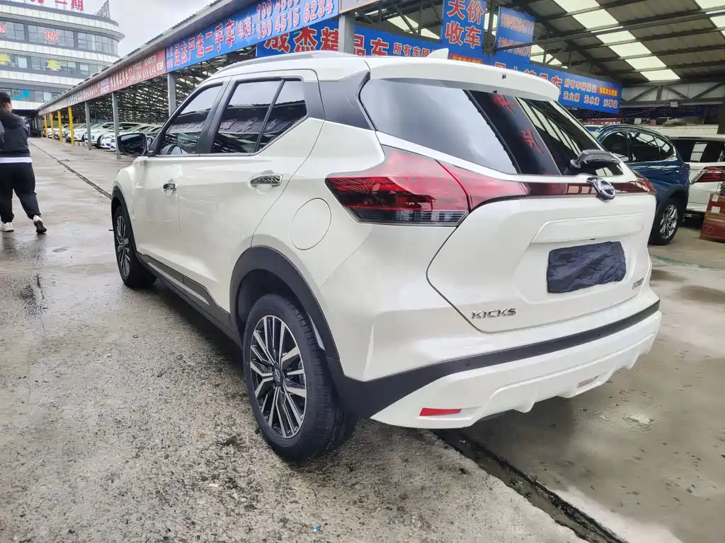 Nissan Kicks 2023 — фото 4