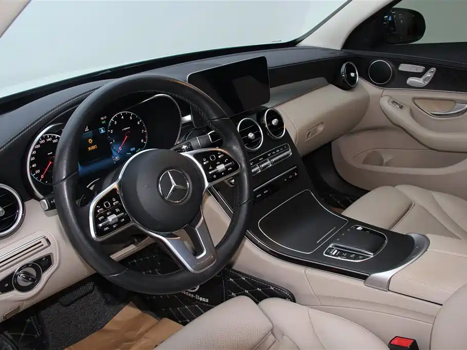 Mercedes-Benz C-Class 2019 — фото 18