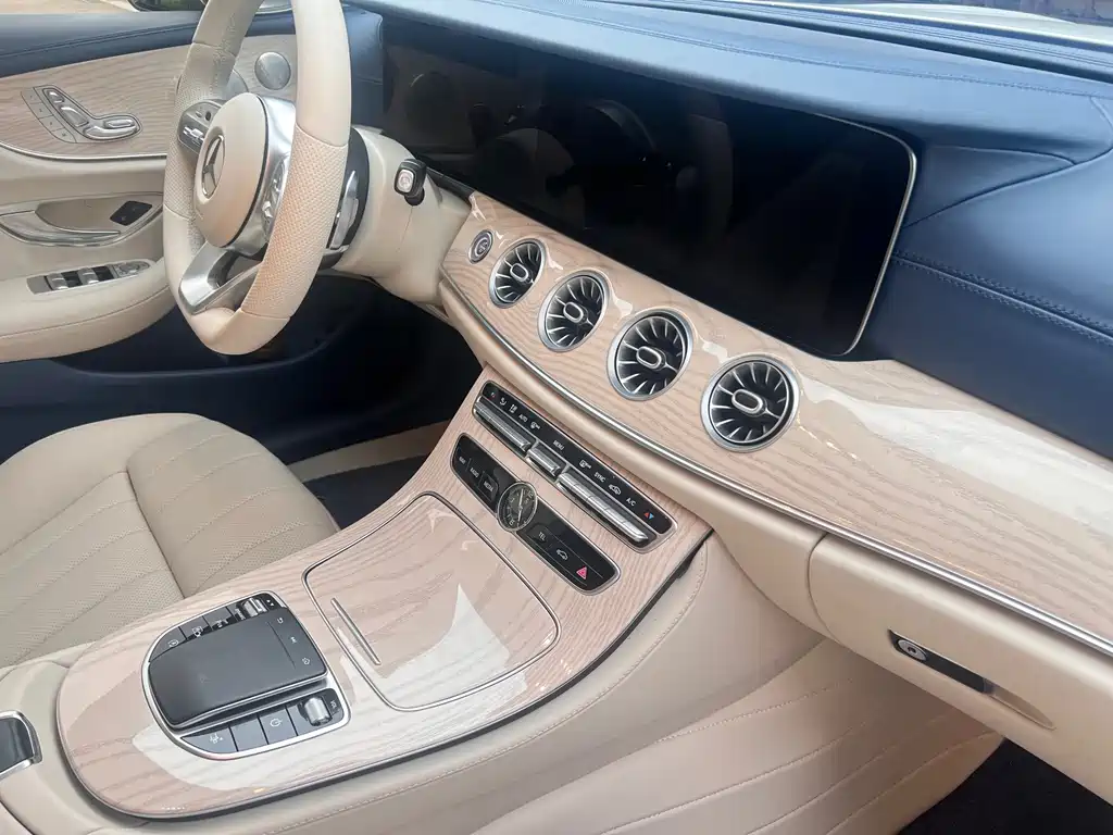 Mercedes-Benz E-Class 2020 — фото 18