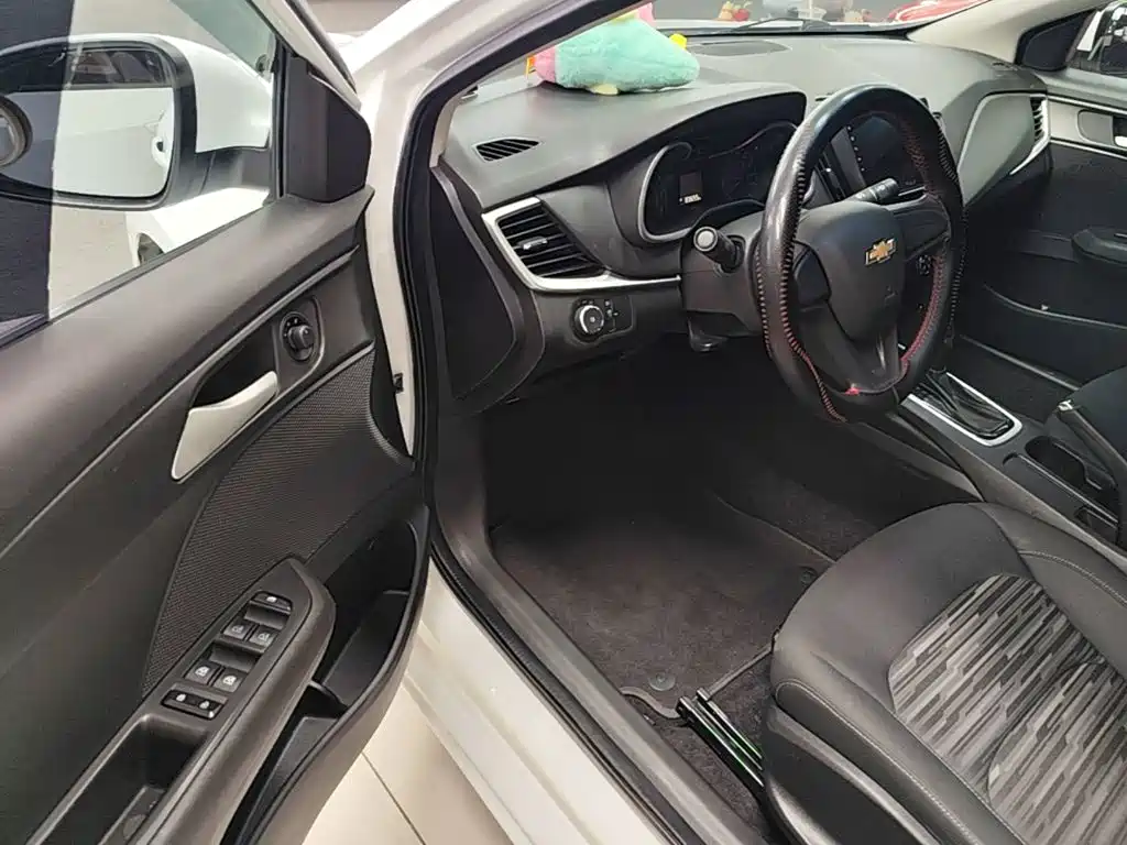 Chevrolet Cavalier 2019 — фото 16