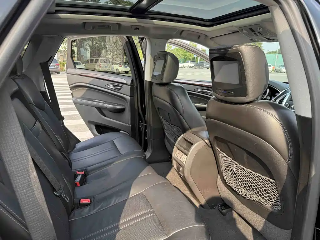 Cadillac SRX 2012 — фото 16