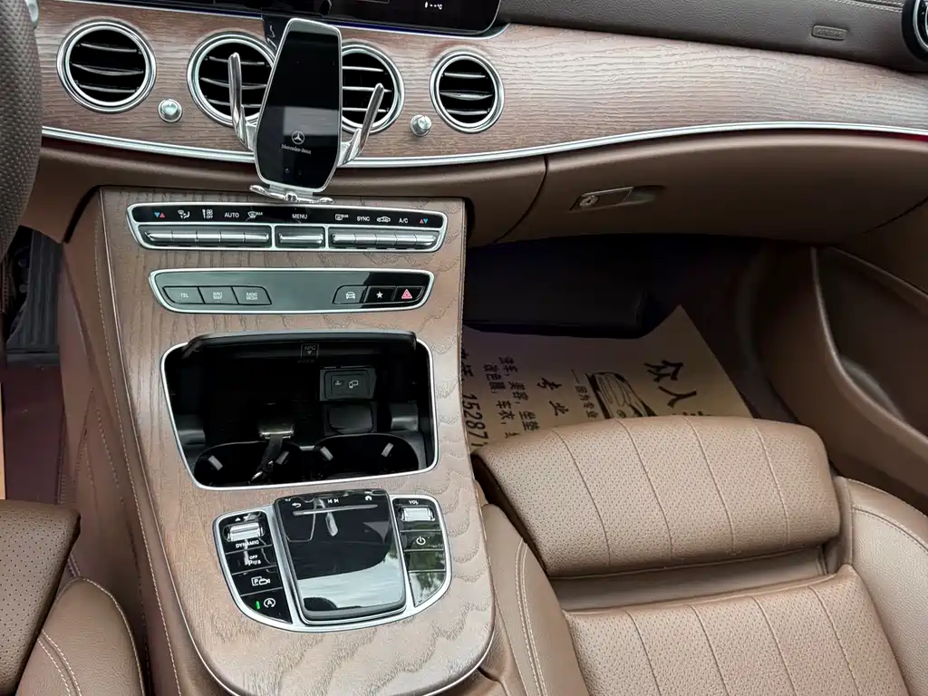 Mercedes-Benz E-Class 2022 — фото 25