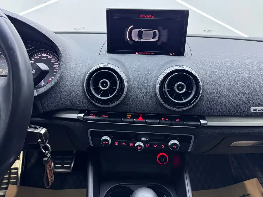 Audi S3 2016 — фото 11