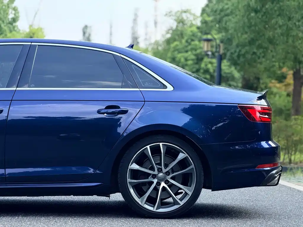 Audi S4 2018 — фото 23