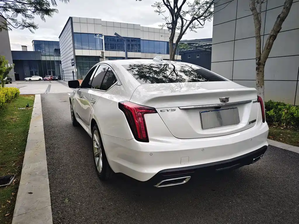 Cadillac CT5 2024 — фото 11