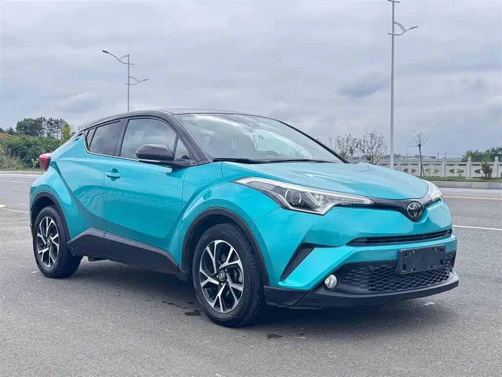 Toyota C-HR 2019 — фото 3