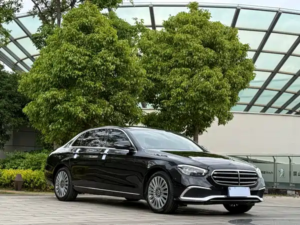 Mercedes-Benz E-Class 2022
