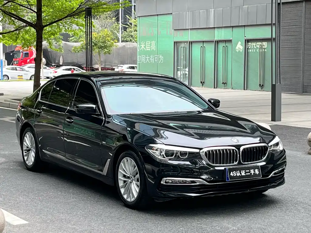 BMW 5 Series 2018 — фото 2