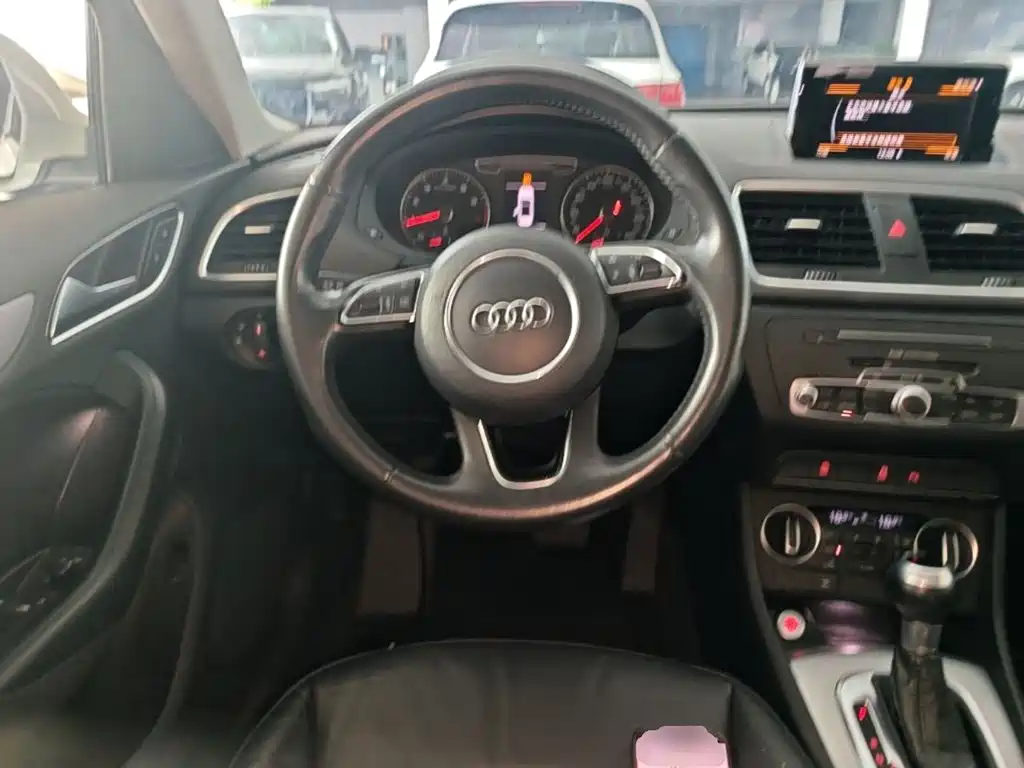 Audi Q3 2018 — фото 11