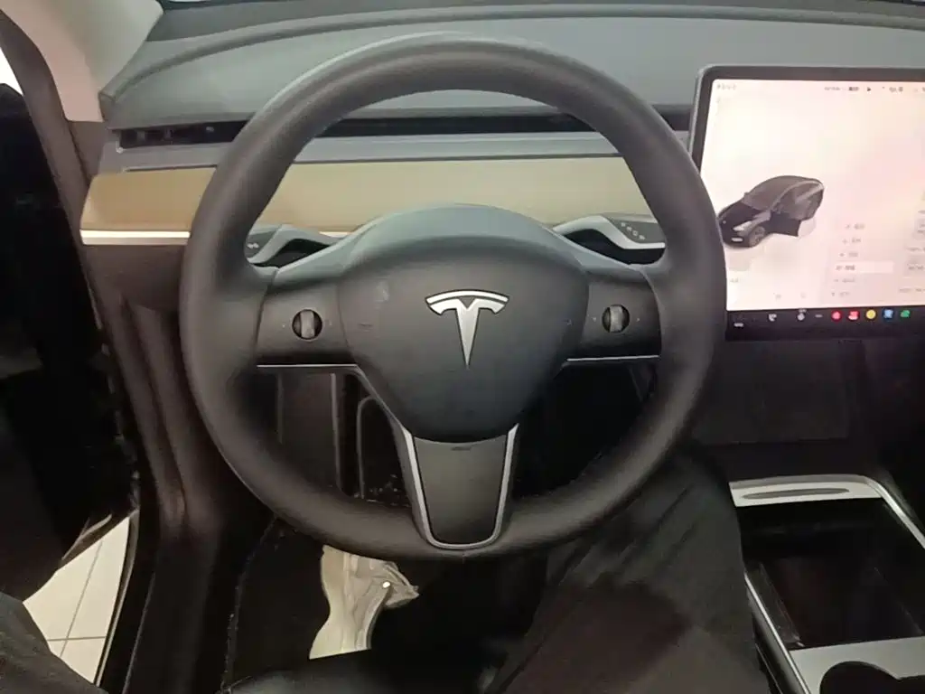 Tesla Model Y 2022 — фото 11