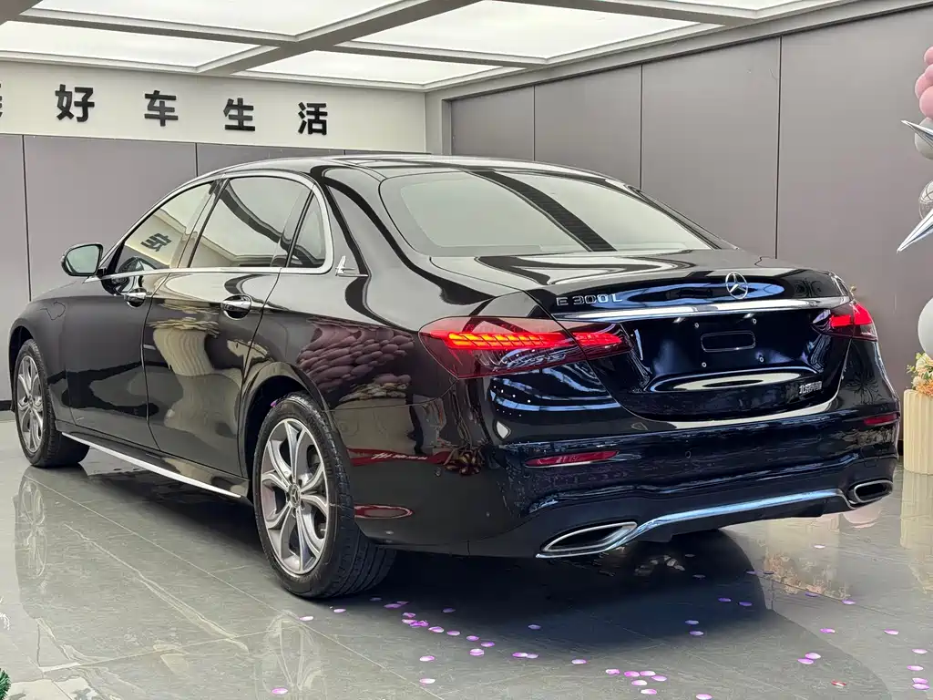 Mercedes-Benz E-Class 2022 — фото 15