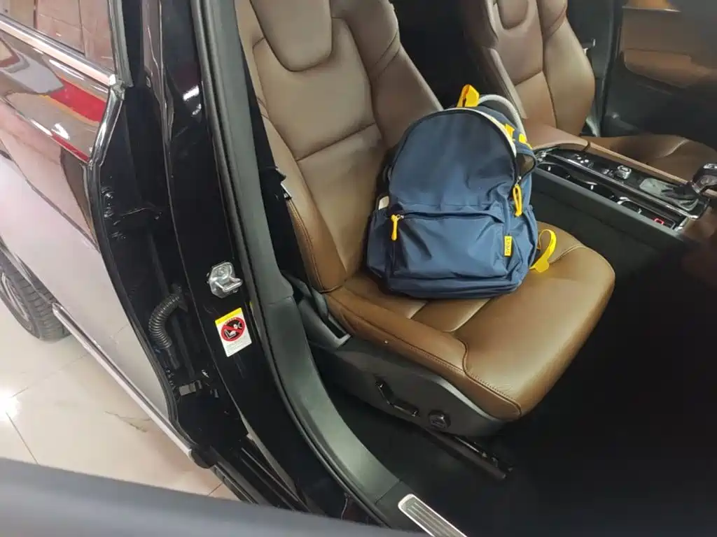 Volvo XC90 2020 — фото 25