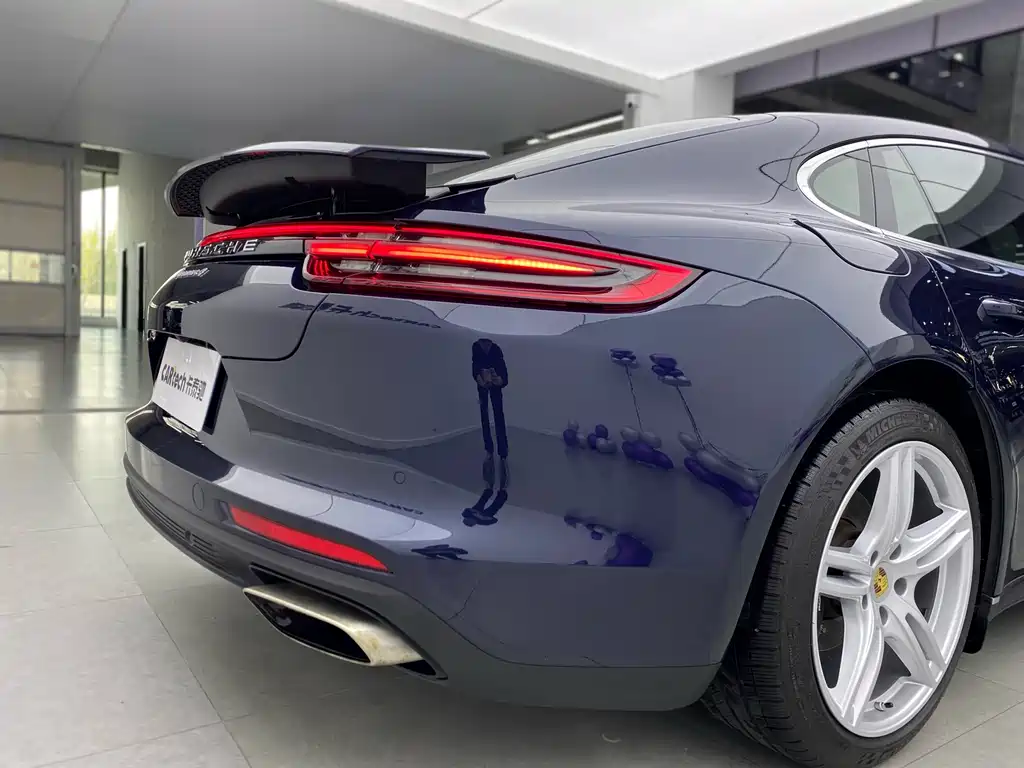 Porsche Panamera 2018 — фото 37