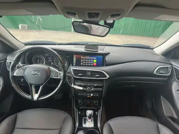 Infiniti QX30 2017