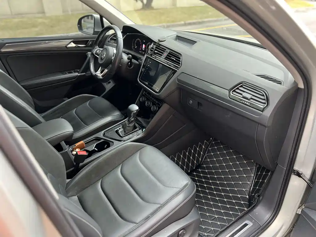 Volkswagen Tiguan L 2021 — фото 10